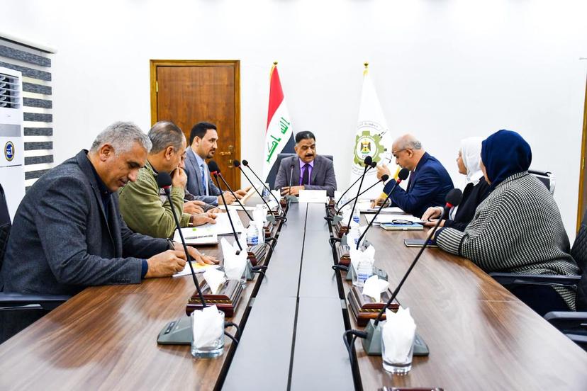 رئيس هيأة التصنيع الحربي يوجه بتنفيذ ماورد في اعمام الامانة العامة لمجلس الوزراء بخصوص إلغاء امتيازات المسؤولين المالية في الهيأة